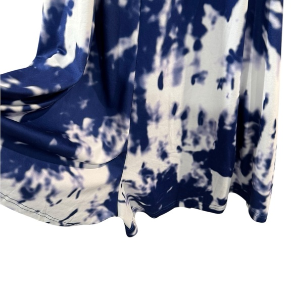✨‎ 5/$30 ✨ SHEIN Curve Blue and White Tie-Dye Romper - Picture 6 of 7